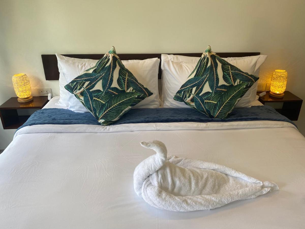 Amila Dive Beach Resort Sipalay Esterno foto