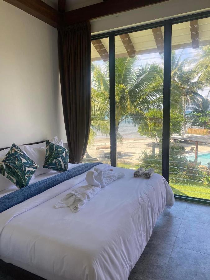 Amila Dive Beach Resort Sipalay Esterno foto