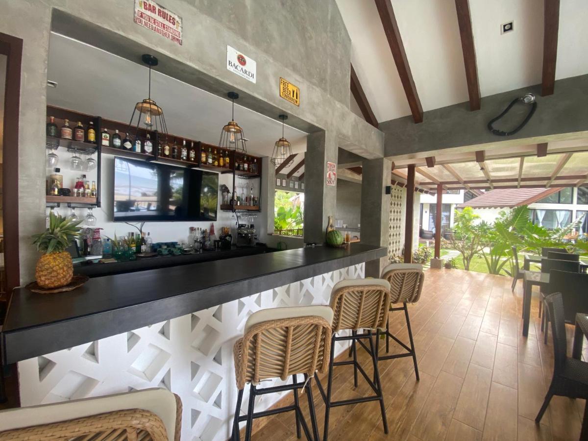 Amila Dive Beach Resort Sipalay Esterno foto