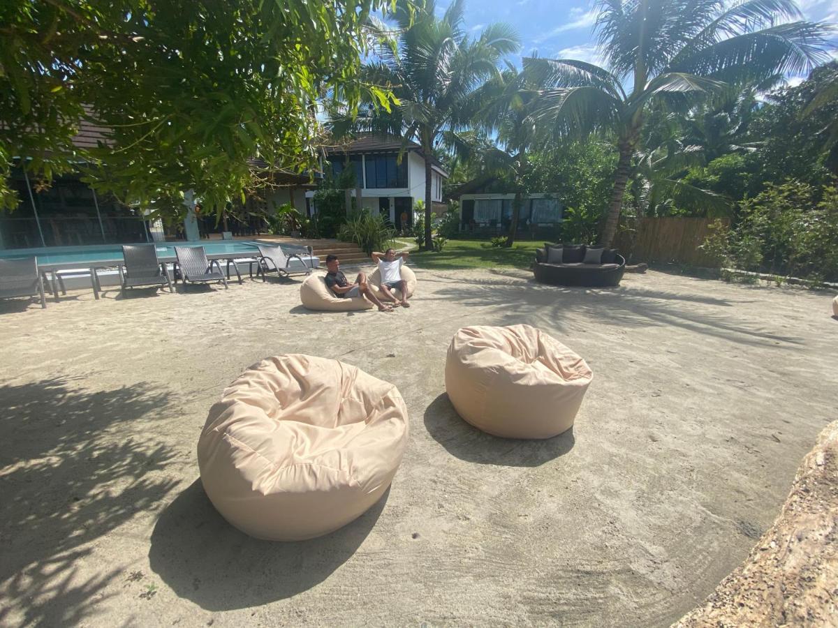 Amila Dive Beach Resort Cauayan  Esterno foto