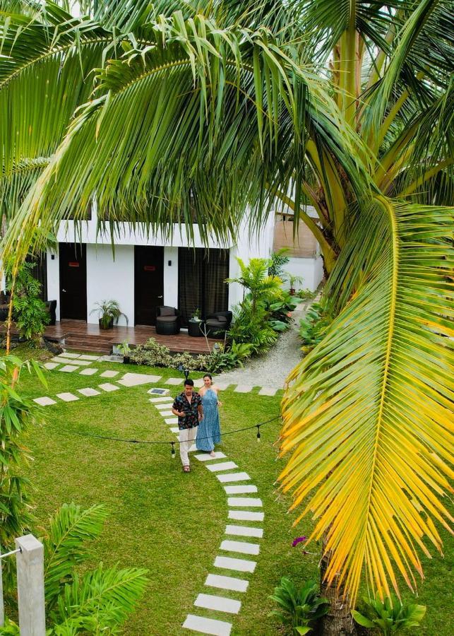 Amila Dive Beach Resort Sipalay Esterno foto