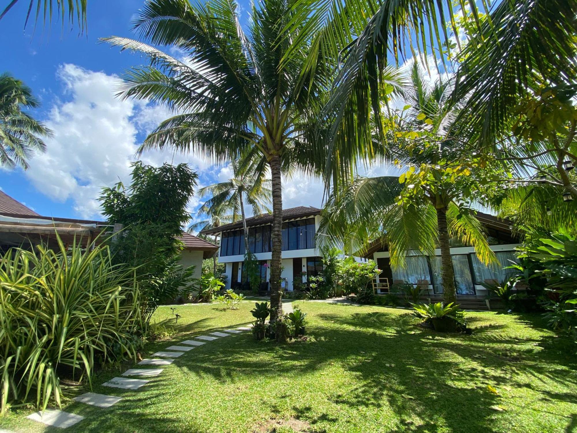 Amila Dive Beach Resort Sipalay Esterno foto