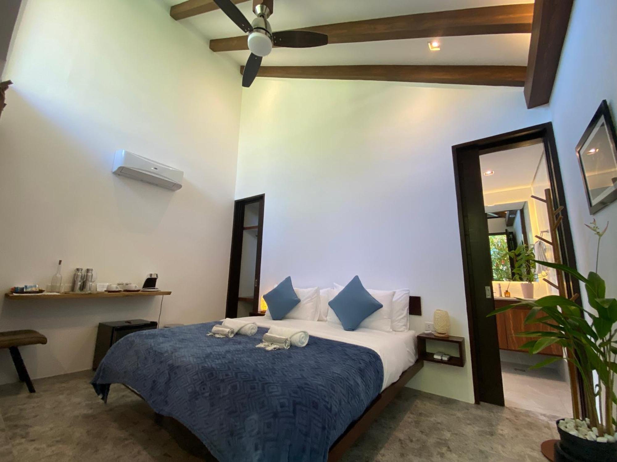 Amila Dive Beach Resort Sipalay Esterno foto