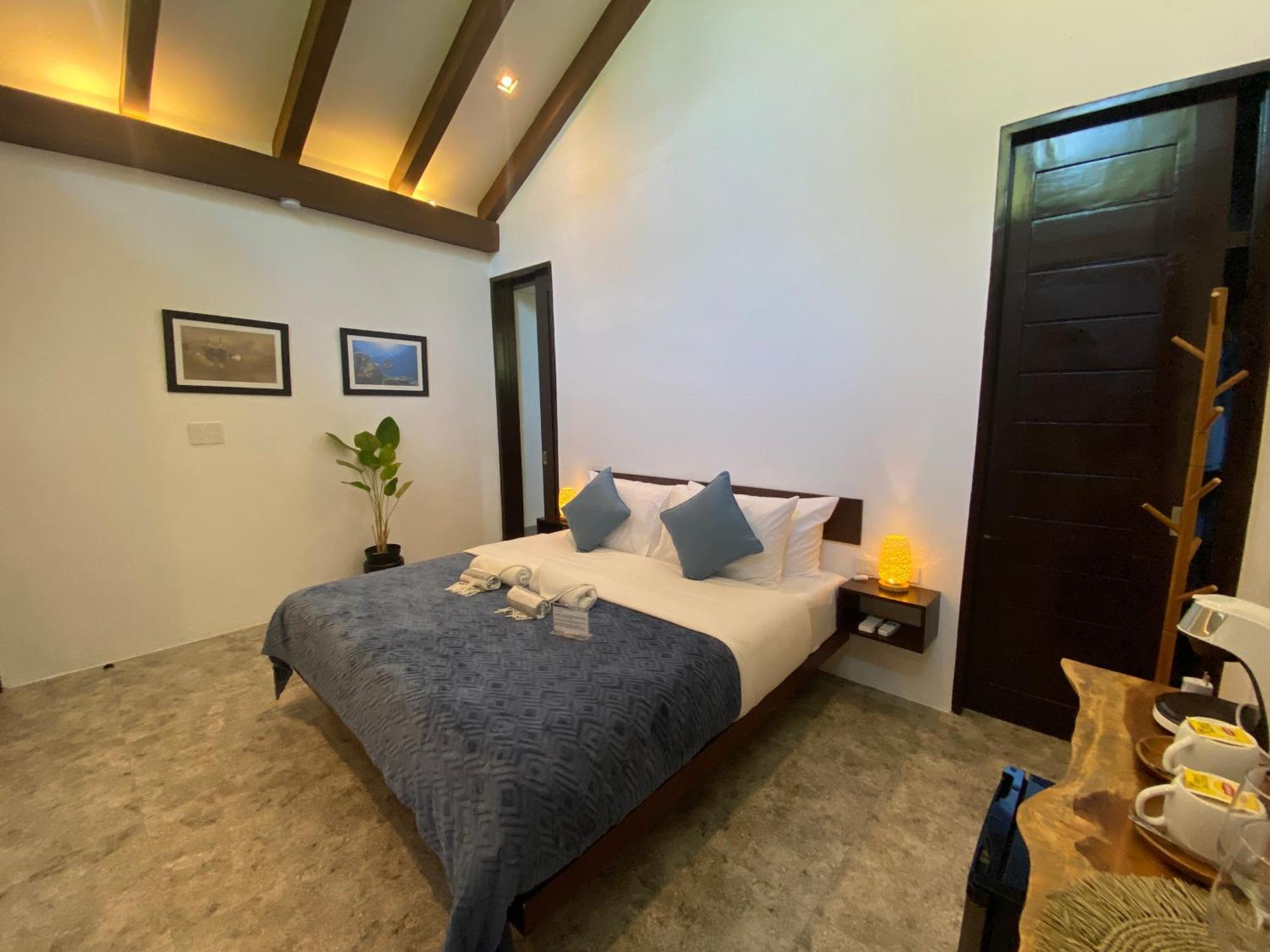 Amila Dive Beach Resort Sipalay Esterno foto