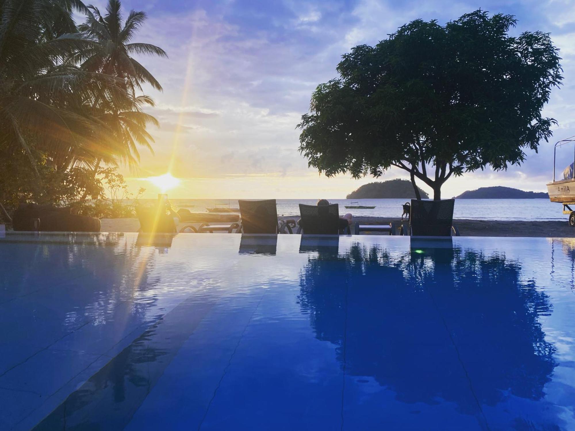 Amila Dive Beach Resort Sipalay Esterno foto