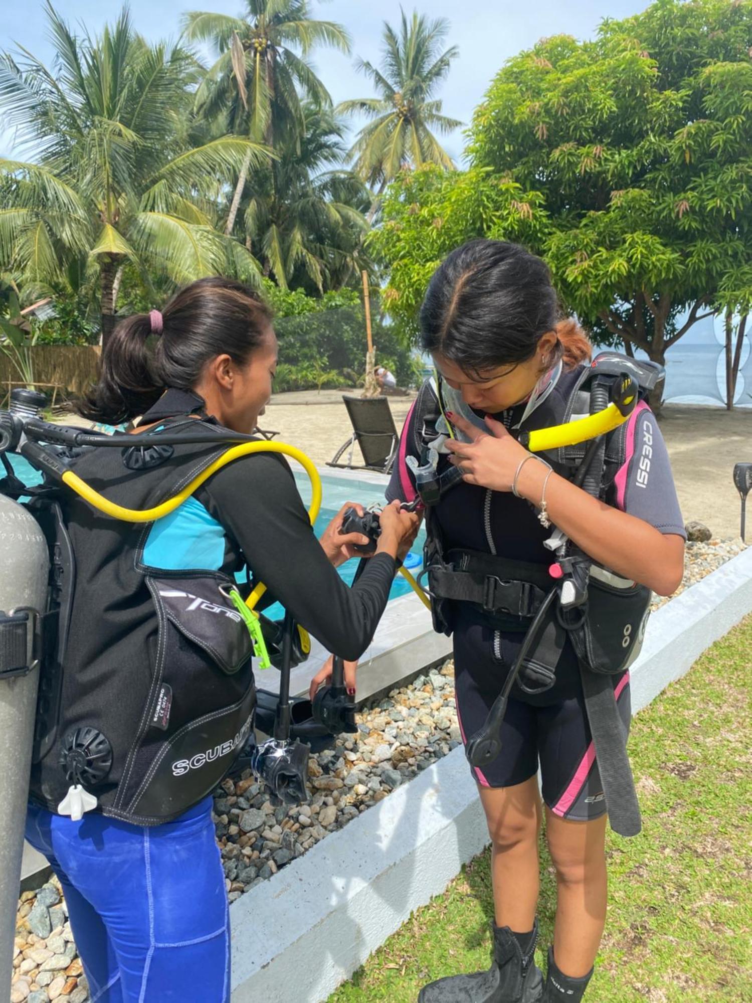 Amila Dive Beach Resort Sipalay Esterno foto